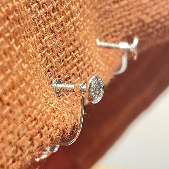 Vintage Ann Lee Silver Filigree and Rhinestone Screw Back Earrings - Picture 4 of 8